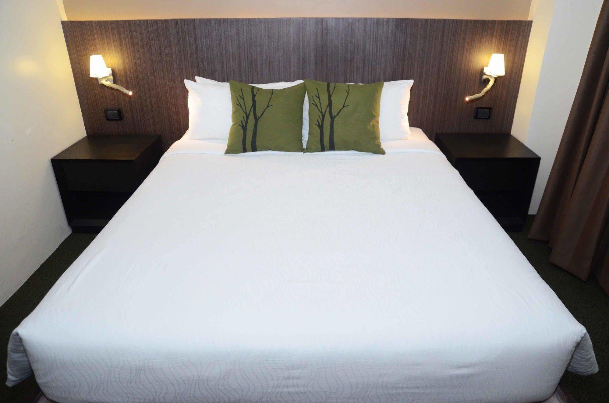 Stradella Hotel Pasig City Kültér fotó